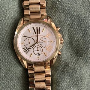 Michael Kors 42mm women’s watch. Could be unisex in my opinion. Needs battery.